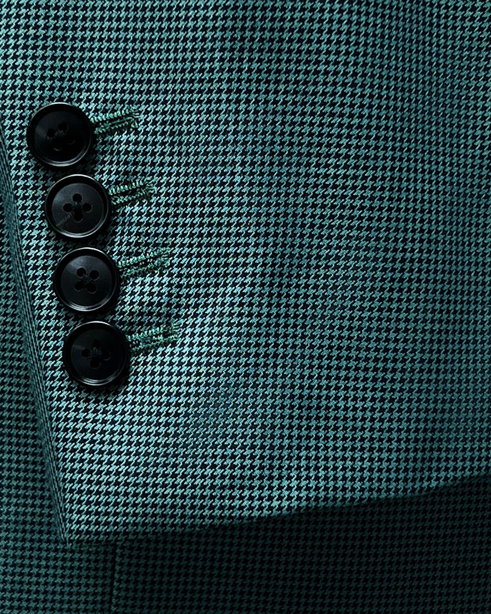 Close-up of the 100% Australian Merino Wool fabric in a sportcoat.
