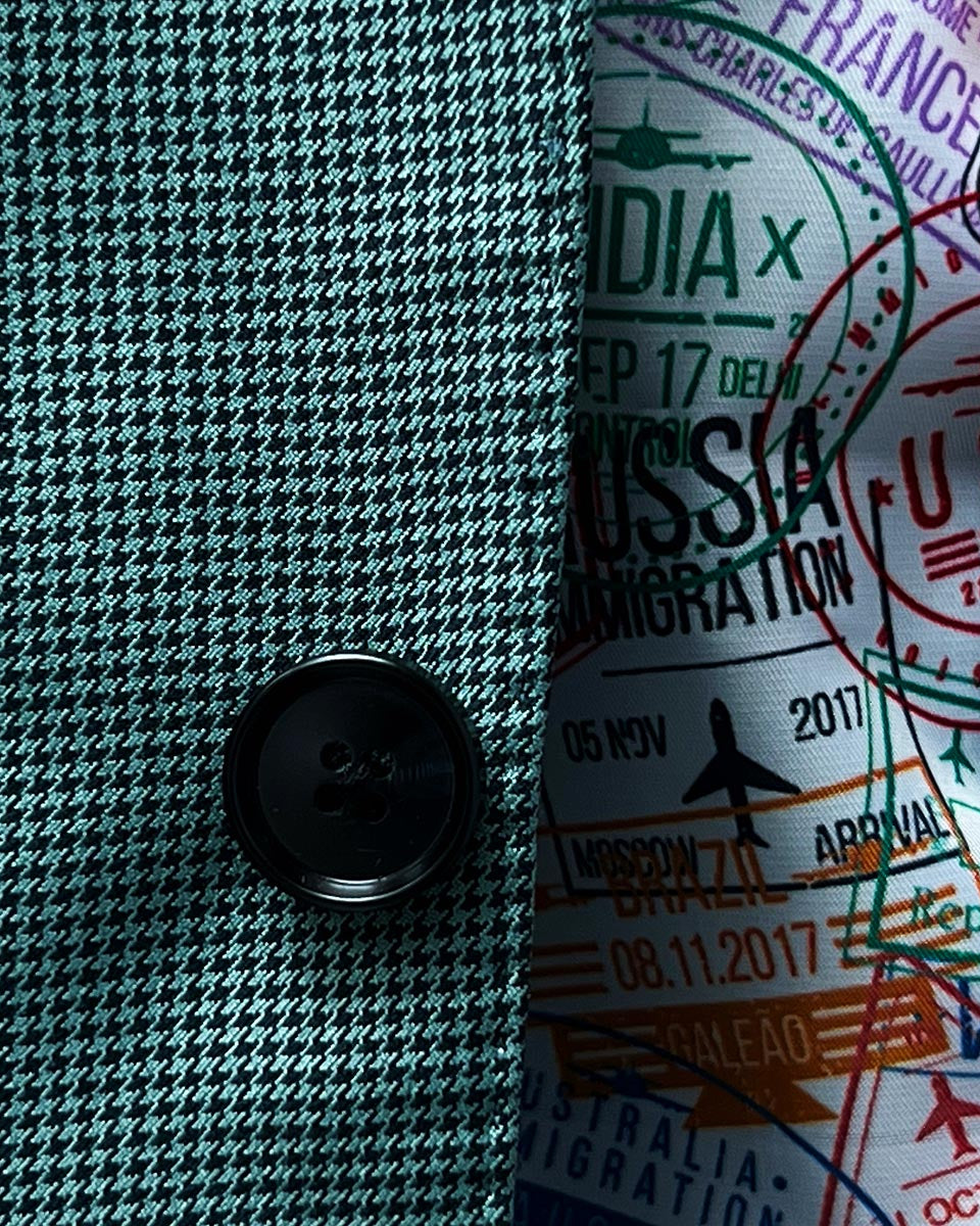 Pick stitching featured on the lapels of a men's sportcoat.