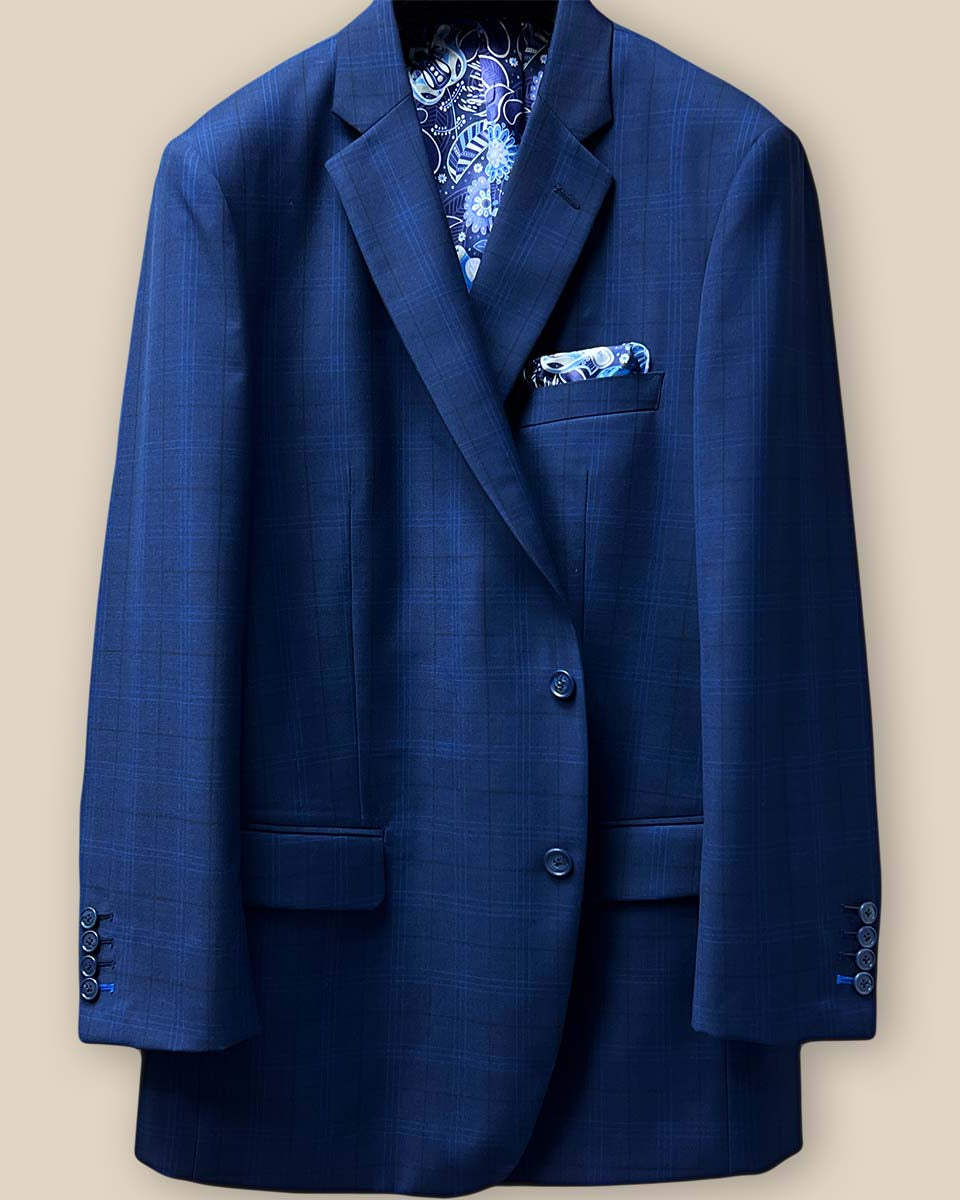 Detail of the button panel on the dark blue windowpane men's sport coat with navy horn marble buttons.