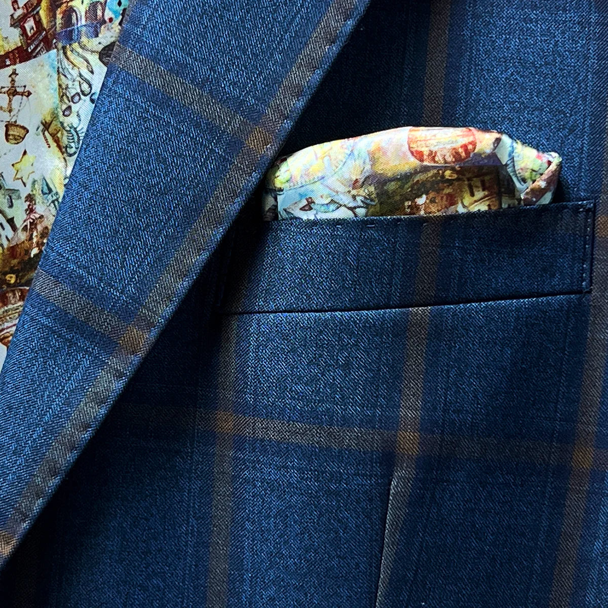 View of the built-in pocket square feature, adding a touch of elegance to the sportcoat.