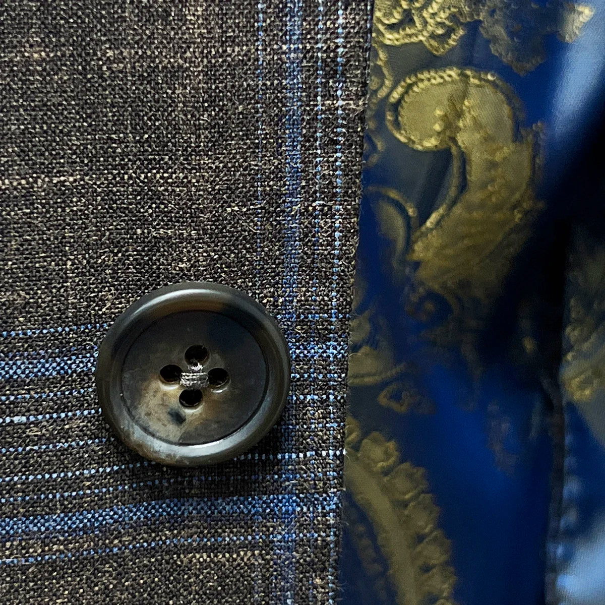 Close-up of the corozo buttons option for the sportcoat.